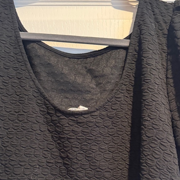 Elegant Black Textured Women's Blouse - Picture 8 of 8